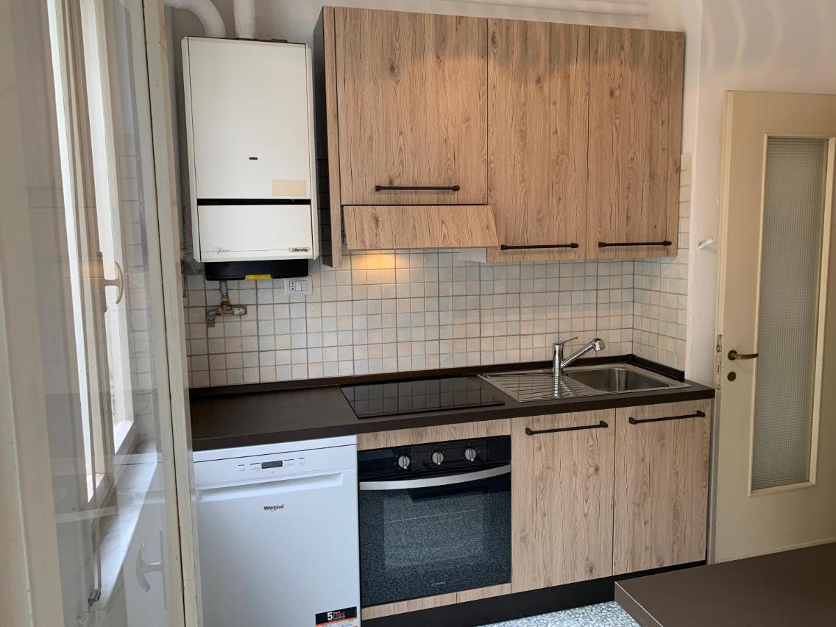 Casa Bianca 2 - Confortevole In Centro A Монелья Екстер'єр фото